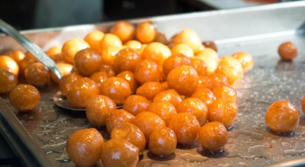 Ağızda Dağılan Lezzet: Lokma Tatlısı