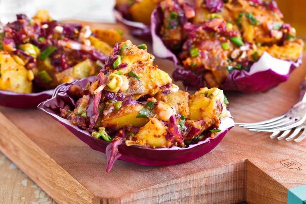 Altın Günlerinin Müdavimi Mor Lahanalı Patates Salatası