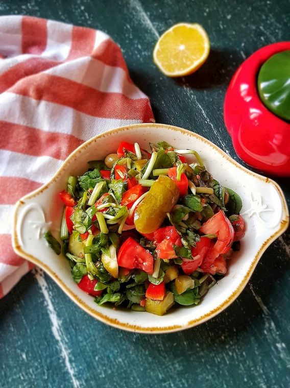 Ana Yemeğin Vazgeçilmezlerinden Bostana Salatası