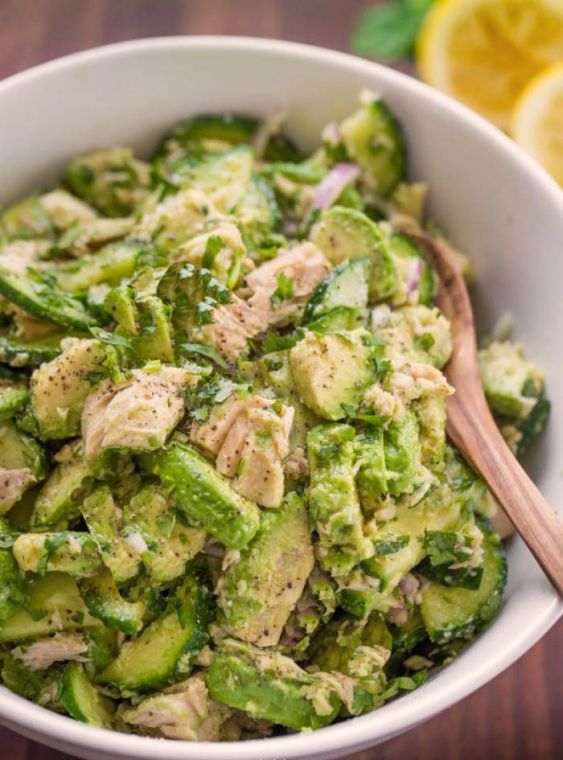 Avokadolu ve Buğdaylı Salata