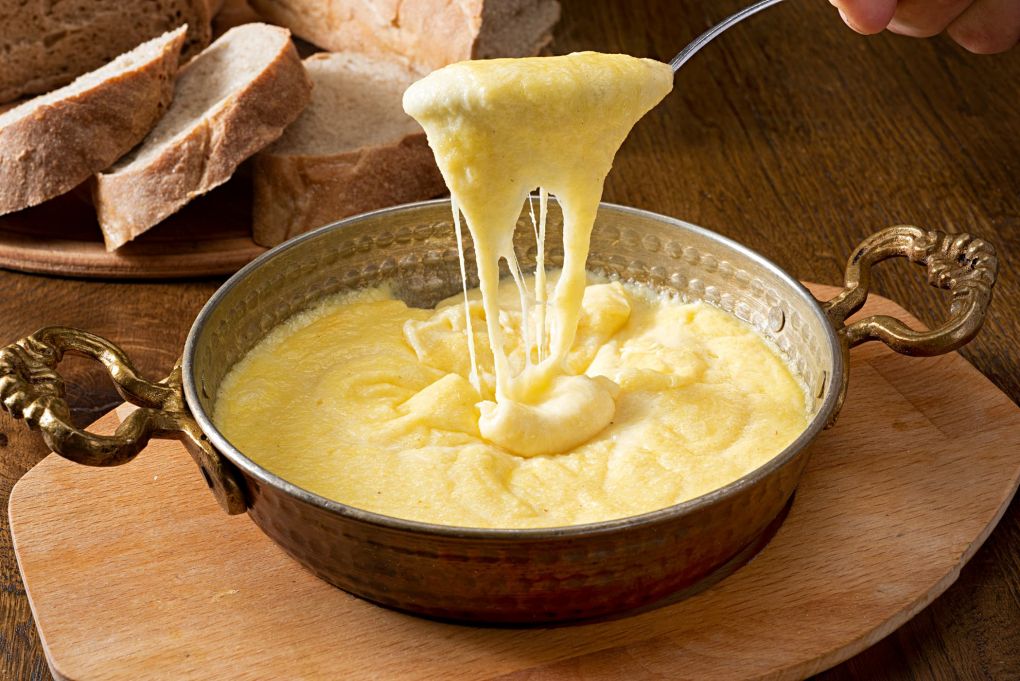 Karadenizin Uzayan Lezzeti ; Kuymak mu Mıhlama mu ?