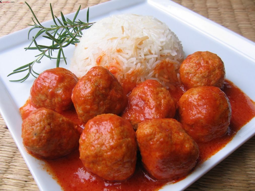 Köftenin Salçalısı Makuldur: Salçalı Köfte