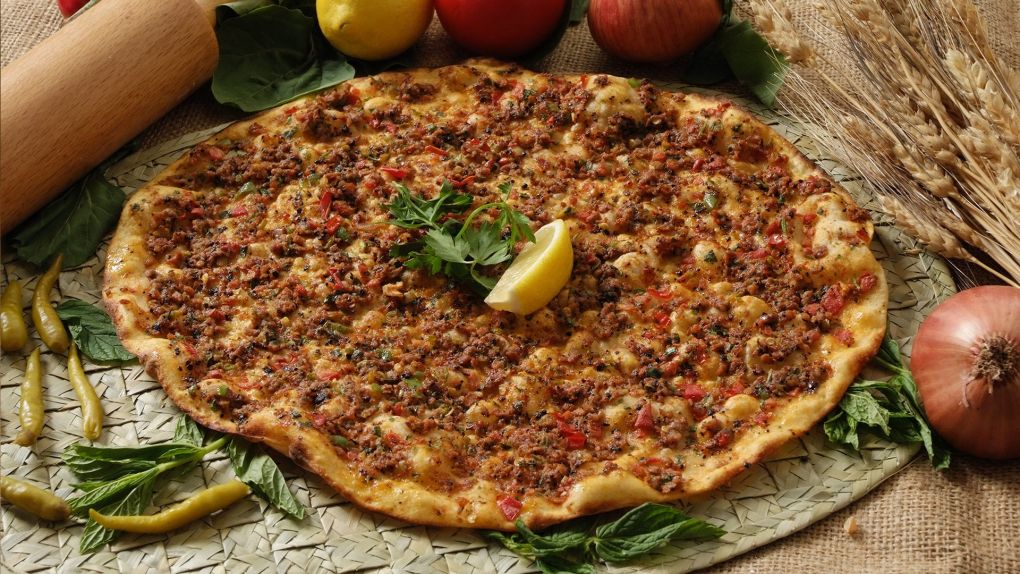 Lahmacunun En Kolay Hali: Lavaşta Lahmacun