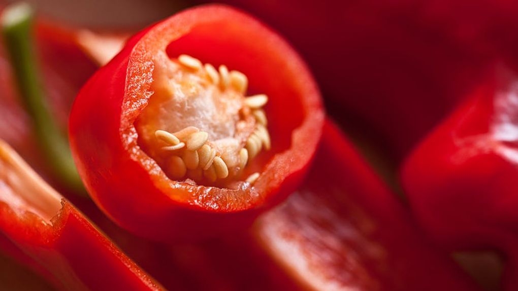 Lezzetine Doyamayacaksınız: Közlenmiş Kırmızı Biber Konservesi