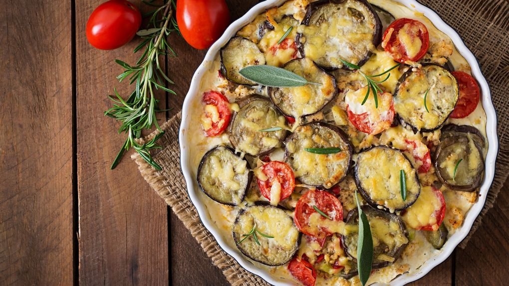 Midemize Cuk Diye Oturan Yemek: Patlıcan Musakka