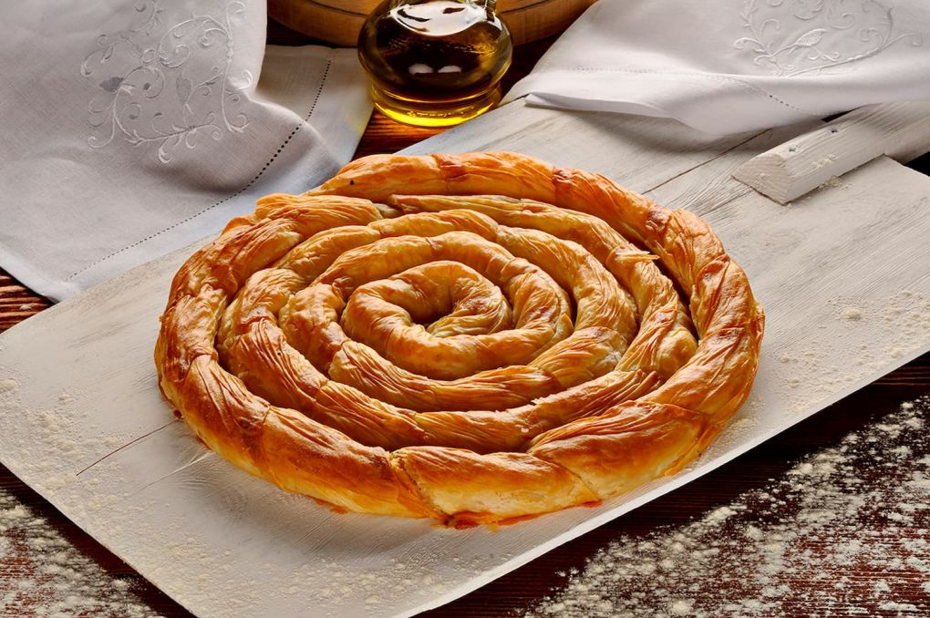 Peynirli Rulo Tepsi Böreği