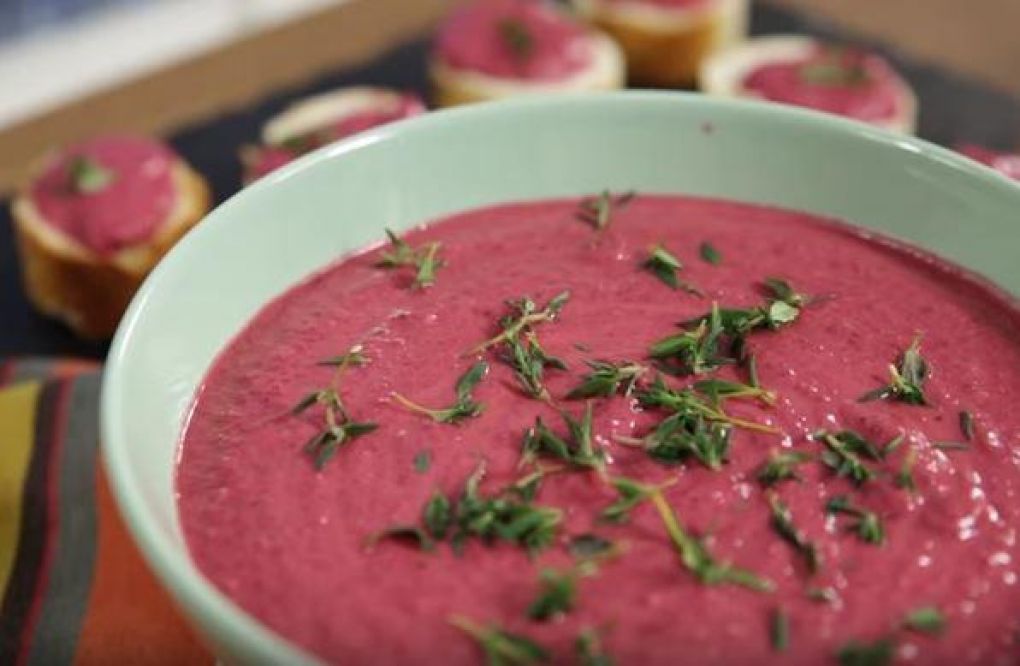 Sofraya Renk Geldi: Pembe Salata