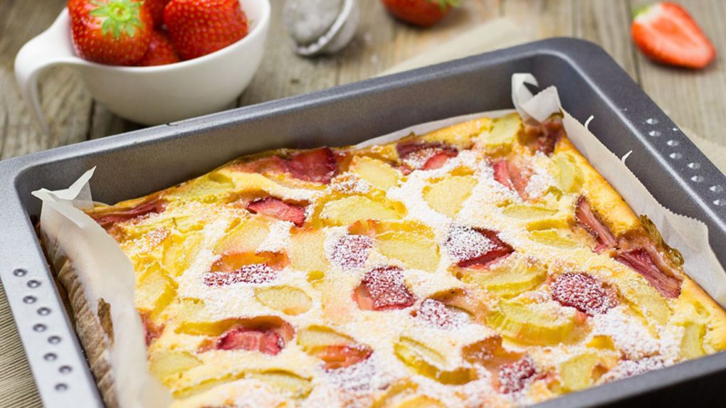 Yaz Meyvelerinin Kekle Buluşması: Çilekli Limonlu Kek